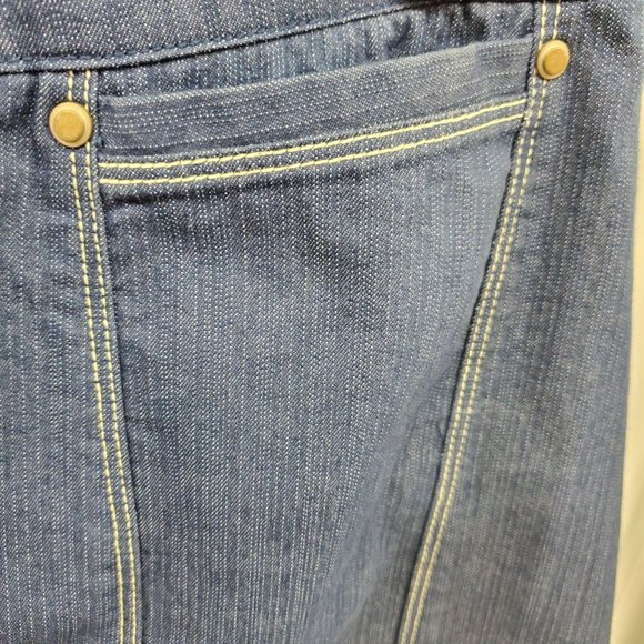 Lana Sport Woman Denim Jeans Skirt with unique front pockets - Picture 8 of 12